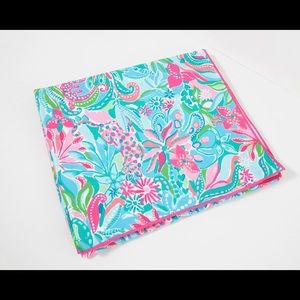 LILLY PULITZER MICROFIBRE TOWEL 🌺💚